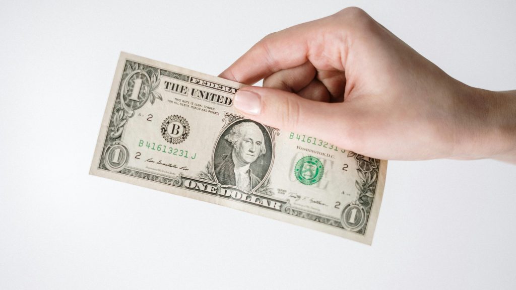 pexels-cottonbro-3943730